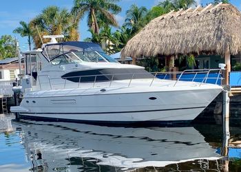45' Cruisers Yachts 2001 Yacht For Sale